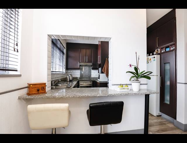 1.5 BEDROOM APARTMENT FOR SALE IN MORNINGSIDE